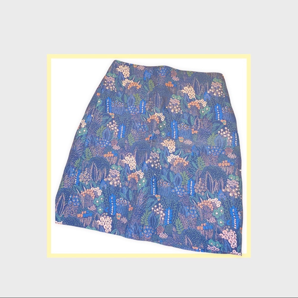 🚨Lovely Lined Ann Taylor Skirt with Baroque Pattern🚨
